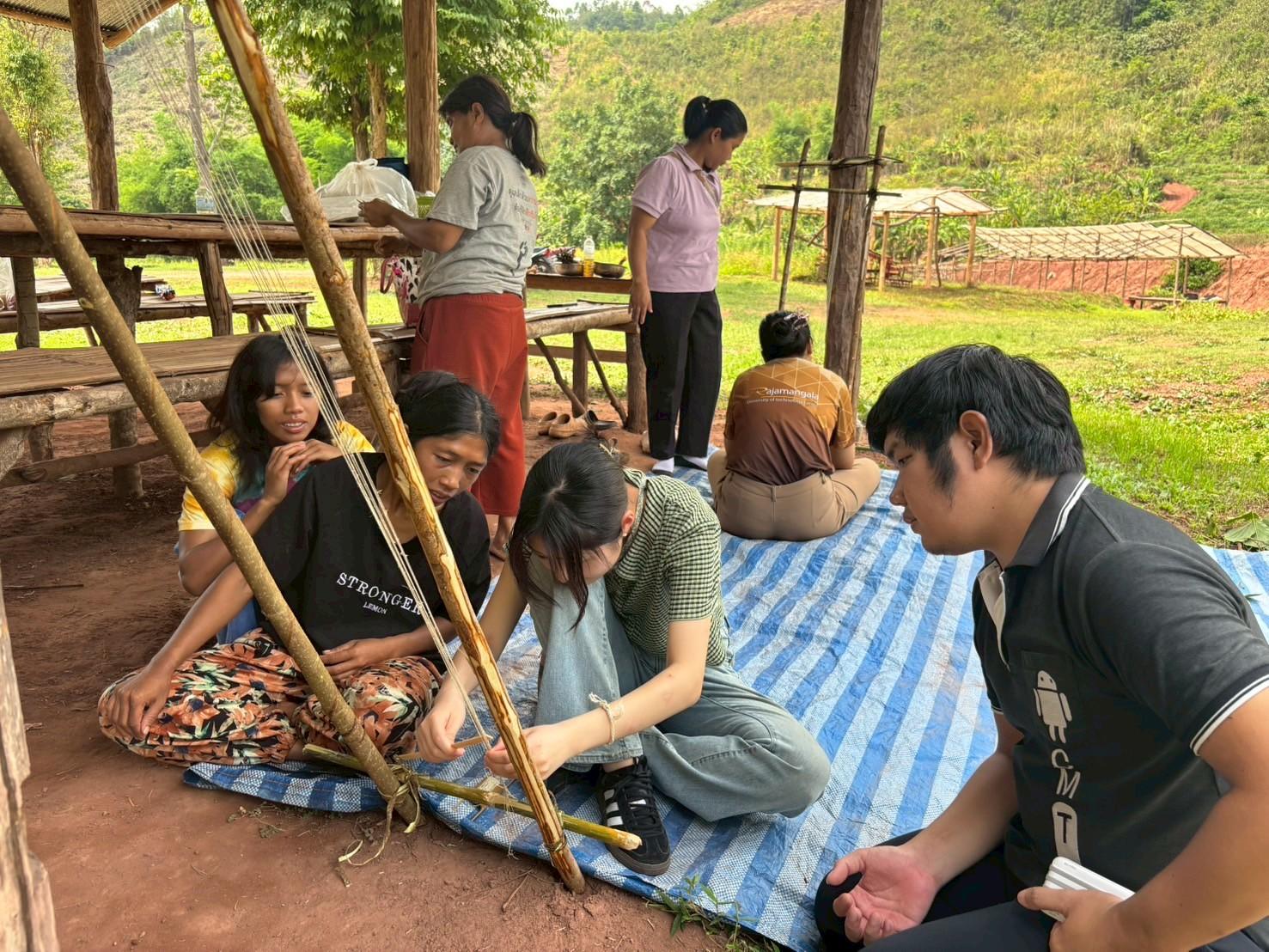 ◇福井工業大学◇ タイと日本のコラボレーション。伝統×デザインで挑む